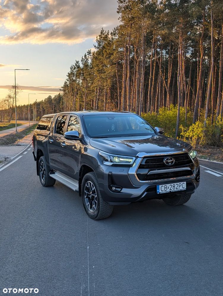 Toyota Hilux - 1