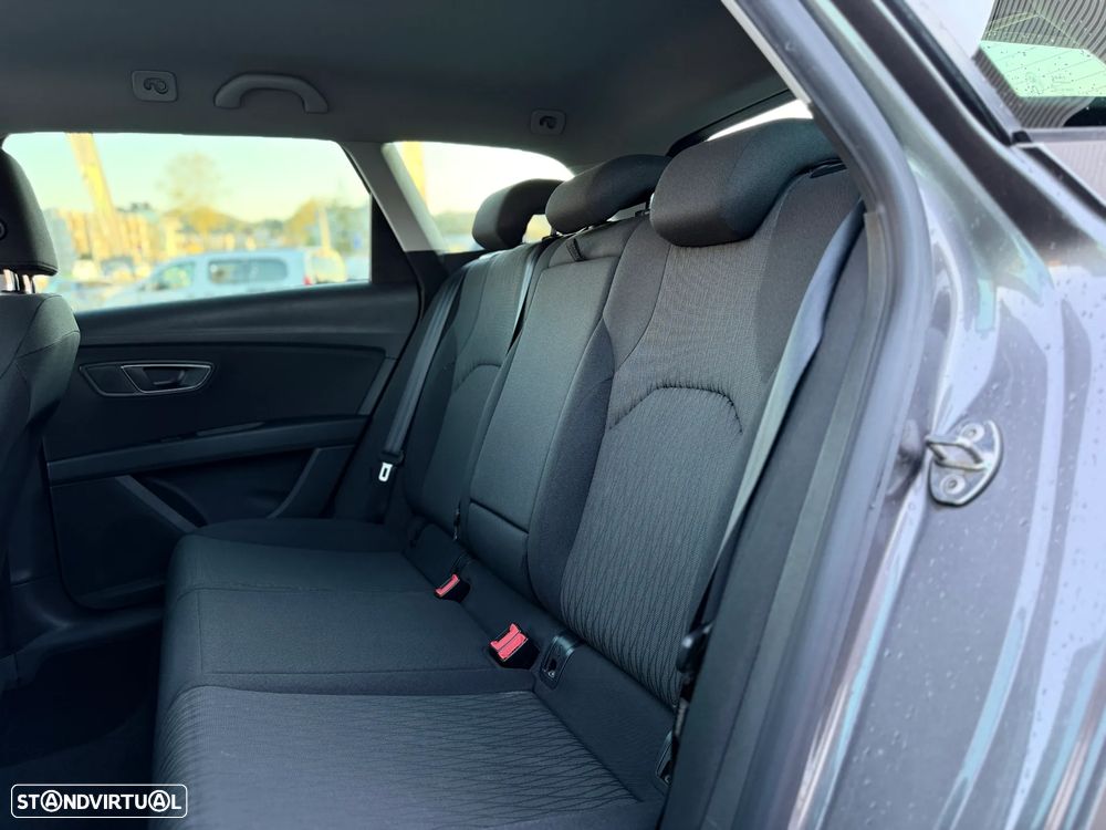 SEAT Leon ST 1.6 TDI S&S DSG Style - 25