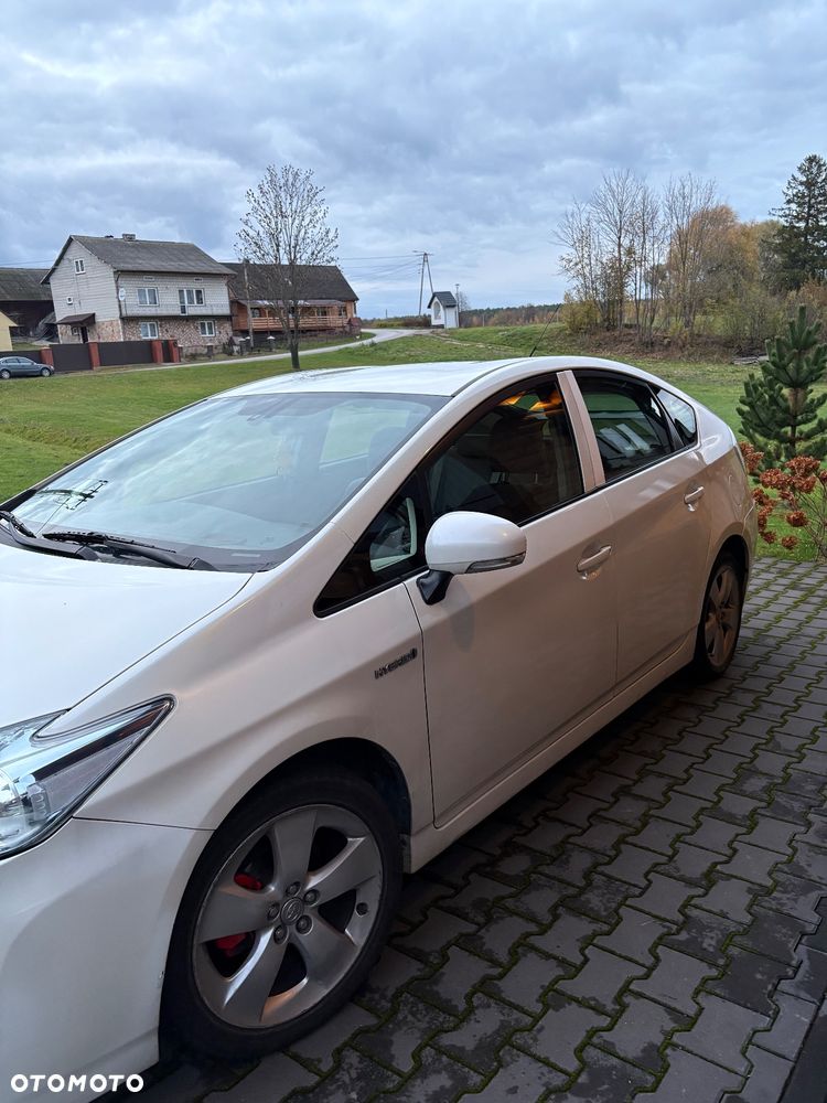 Toyota Prius 1.8 HSD Prestige - 6
