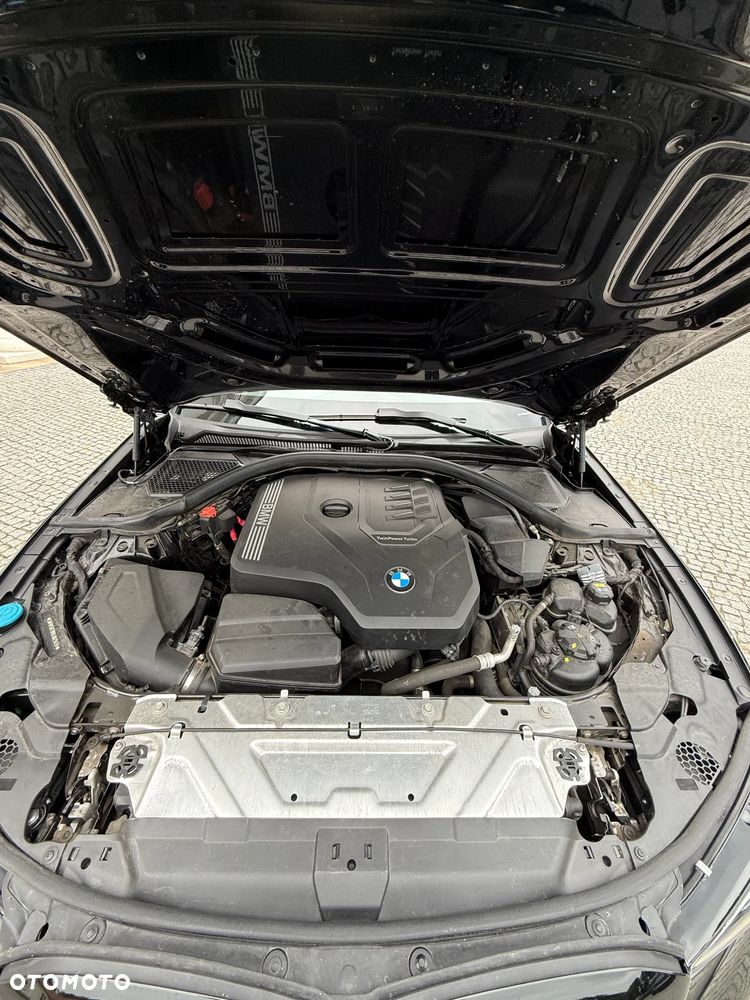 BMW Seria 3 330i xDrive - 19