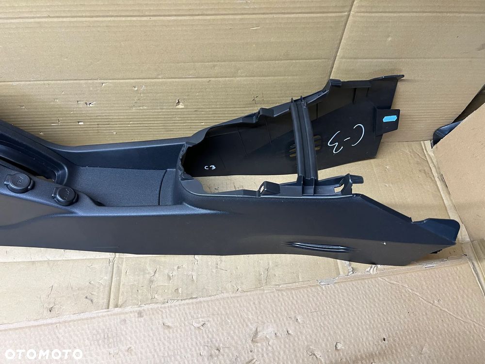 Tunel środkowy osłona tunelu pod podłokietnik Citroen C3 II - 2