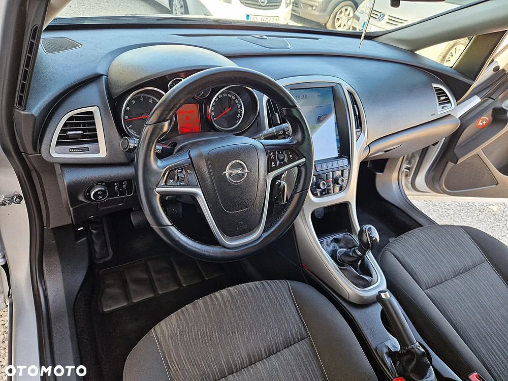 Opel Astra 1.4 Turbo 150 Jahre - 4