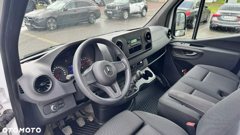 Mercedes-Benz Sprinter - 9