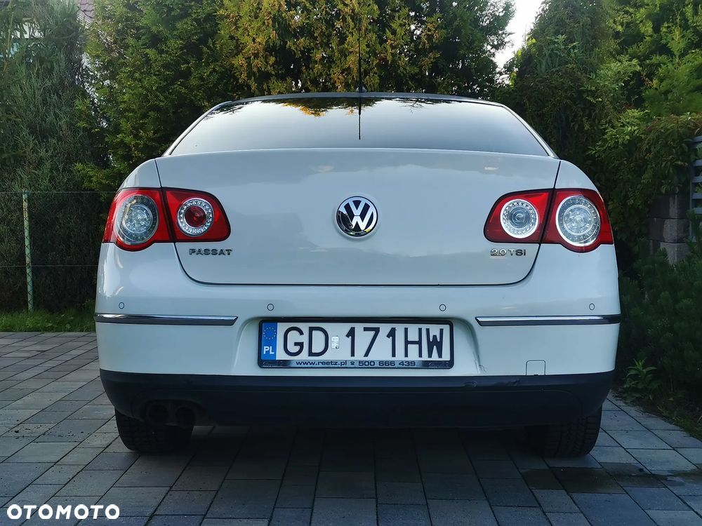 Volkswagen Passat - 20