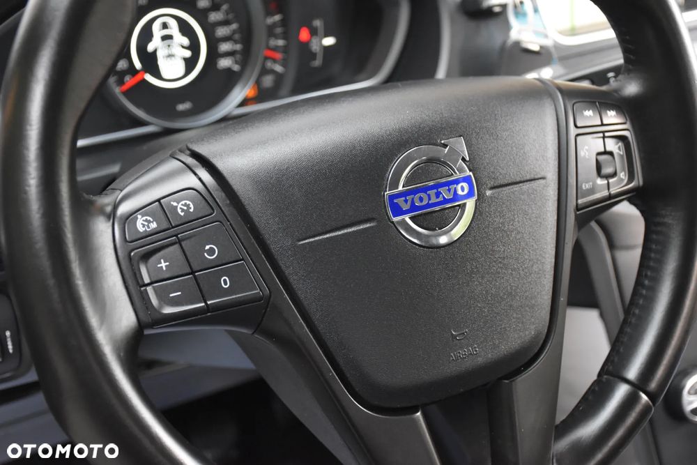 Volvo V40 D3 - 18