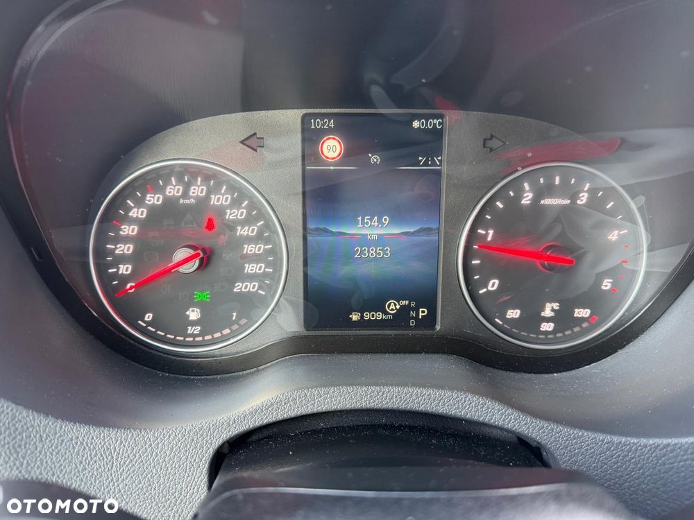 Mercedes-Benz Sprinter - 12