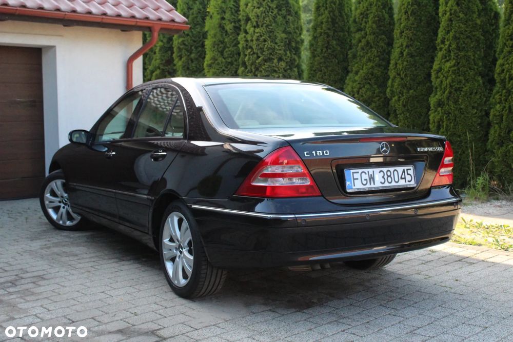 Mercedes-Benz Klasa C 180 Kompressor Elegance Sport Edition - 6