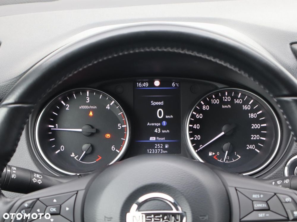 Nissan Qashqai 1.7 dCi Tekna - 11