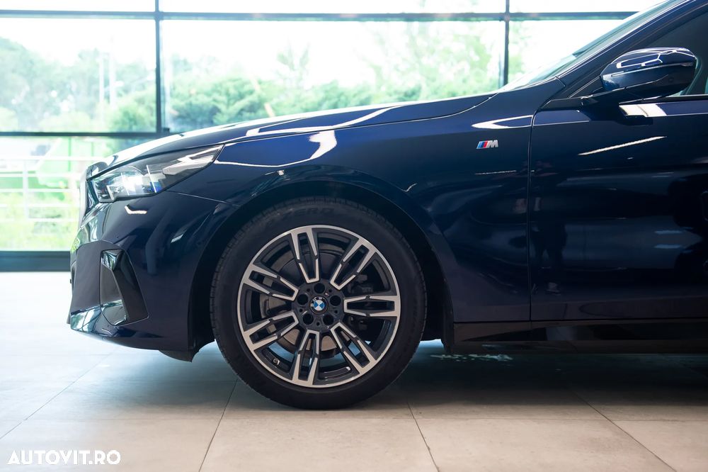 BMW Seria 5 520i AT MHEV - 11