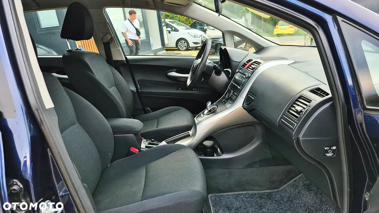 Toyota Auris 1.8 HSD Luna - 39