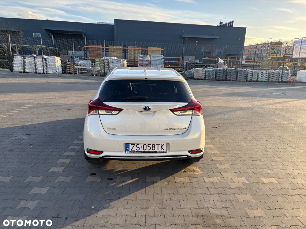 Toyota Auris Hybrid 135 Prestige - 4