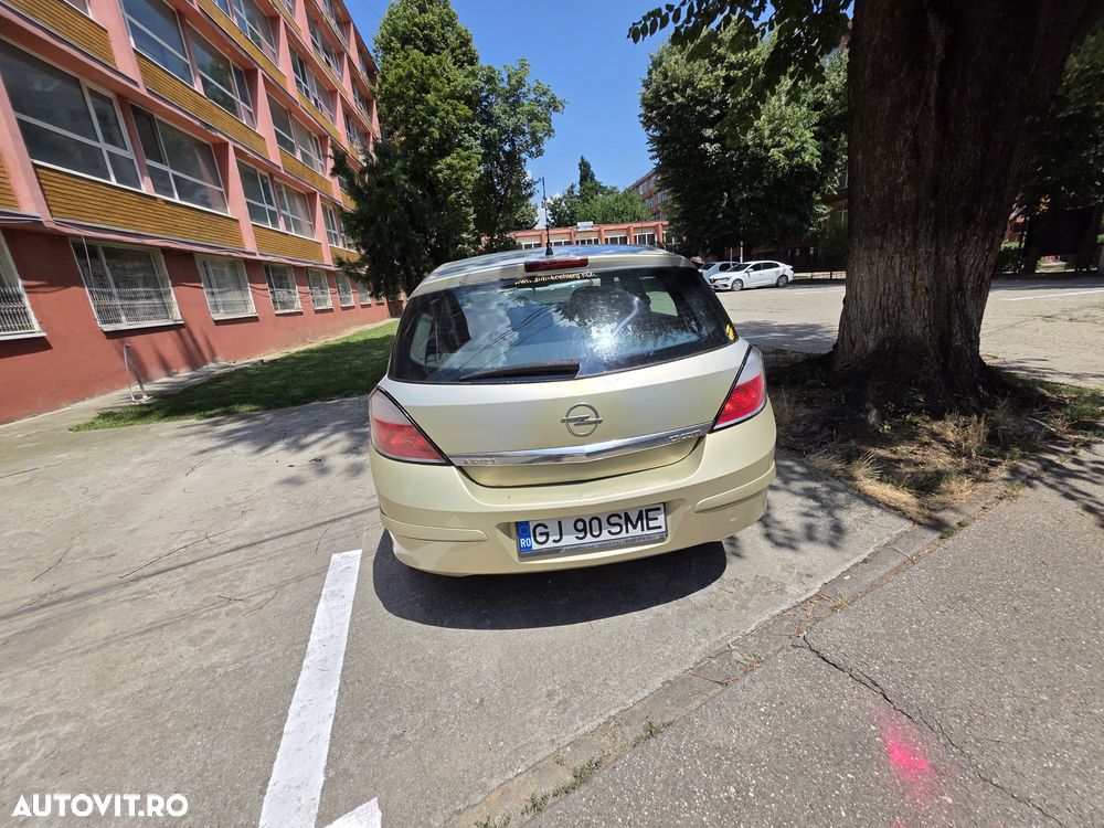 Opel Astra 1.7 CDTi Cosmo - 4