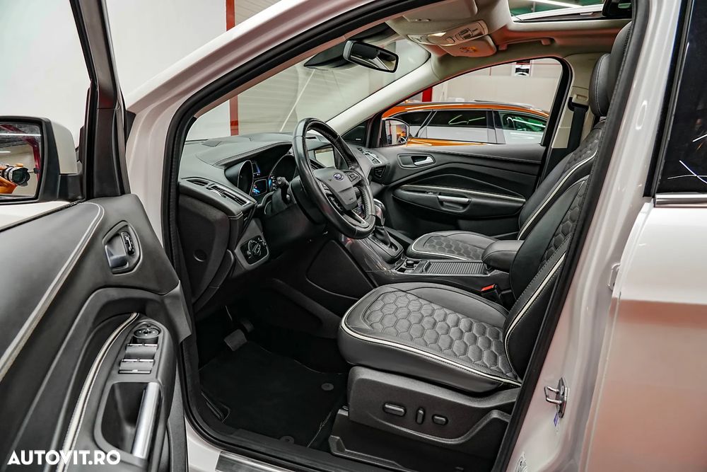 Ford Kuga 2.0 TDCi 4WD Powershift Vignale - 8