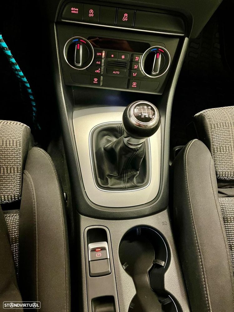 Audi Q3 2.0 TDI S-line - 27