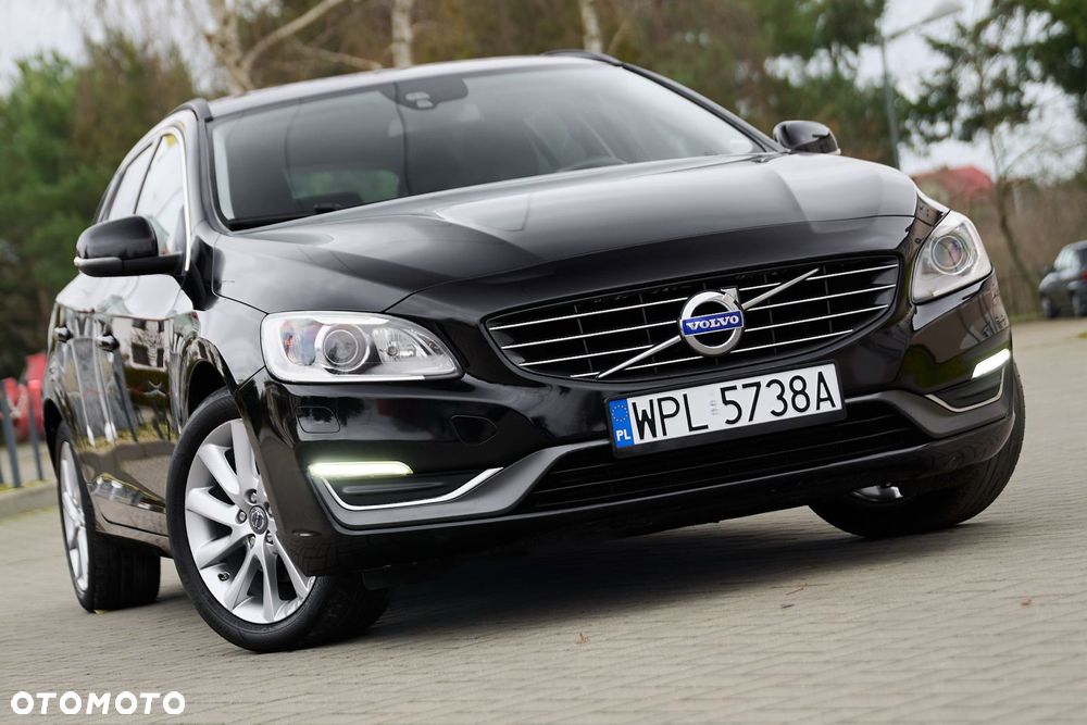 Volvo V60 T5 Geartronic Momentum - 1