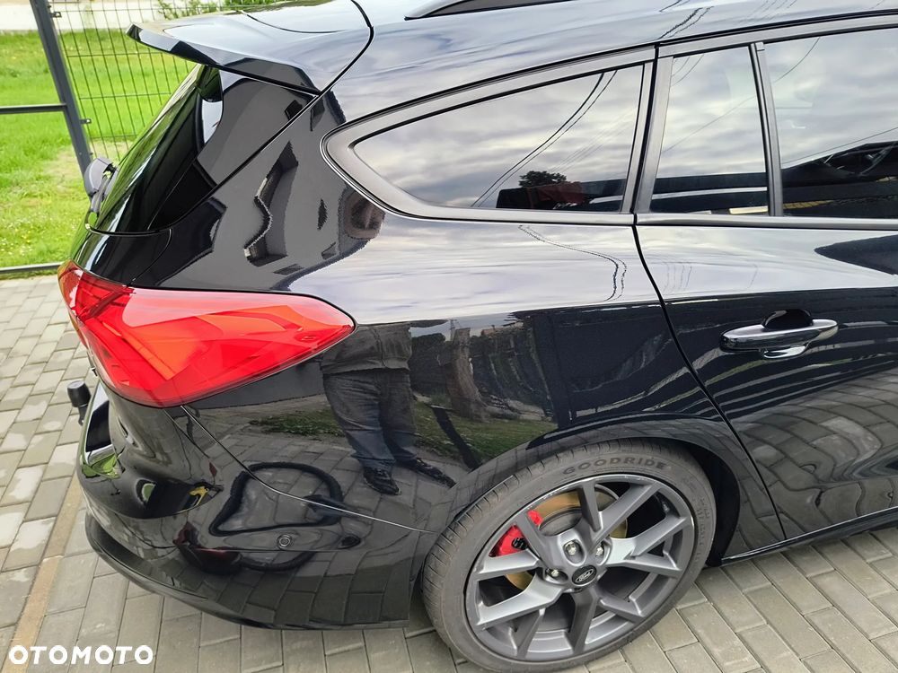 Ford Focus 2.0 EcoBlue ST - 11