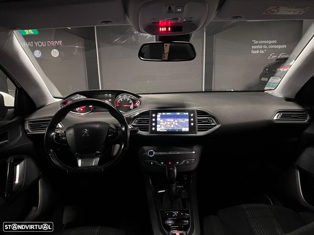 Peugeot 308 SW 1.2 PureTech Allure EAT6 - 8