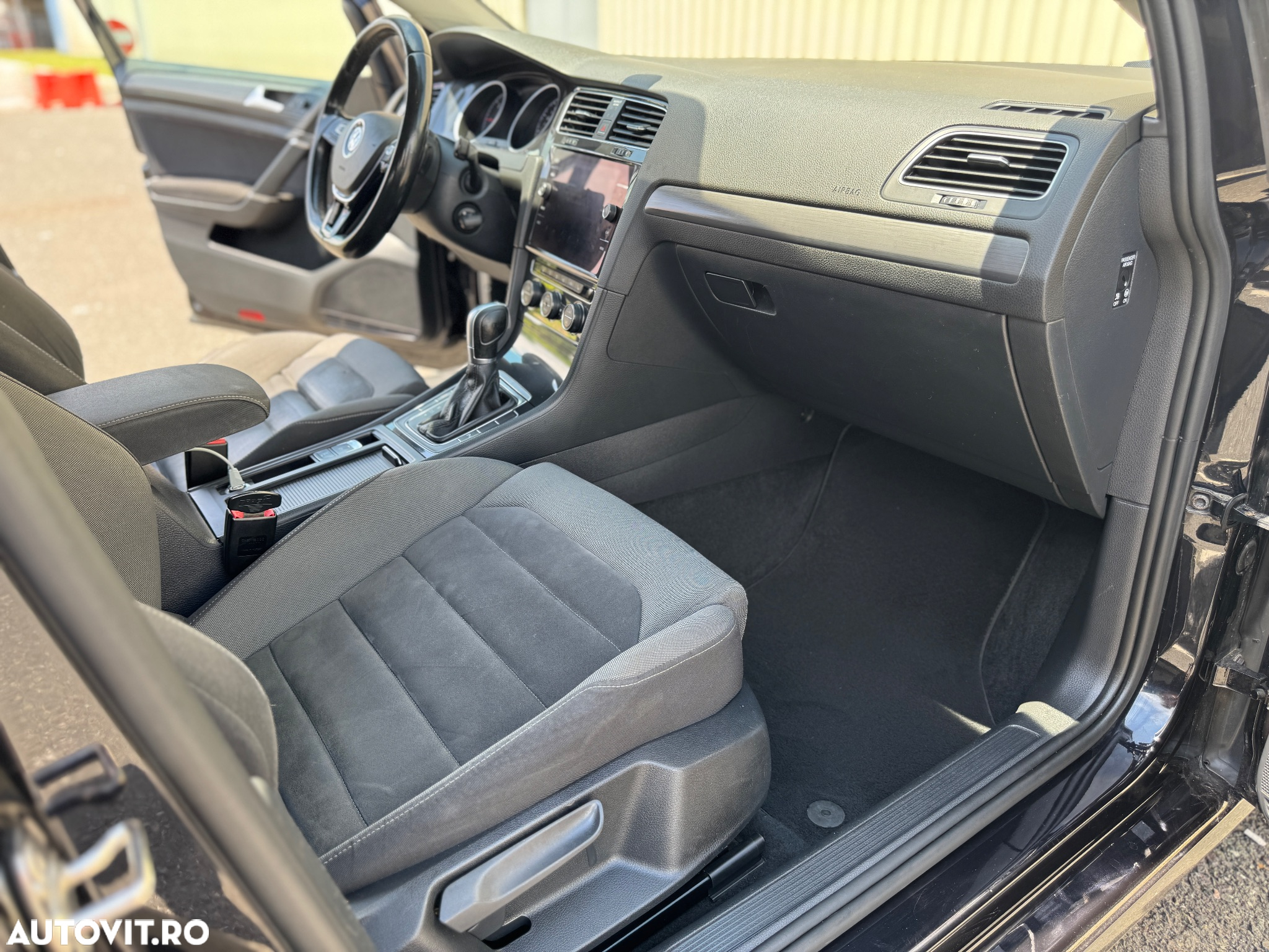 Volkswagen Golf - 5