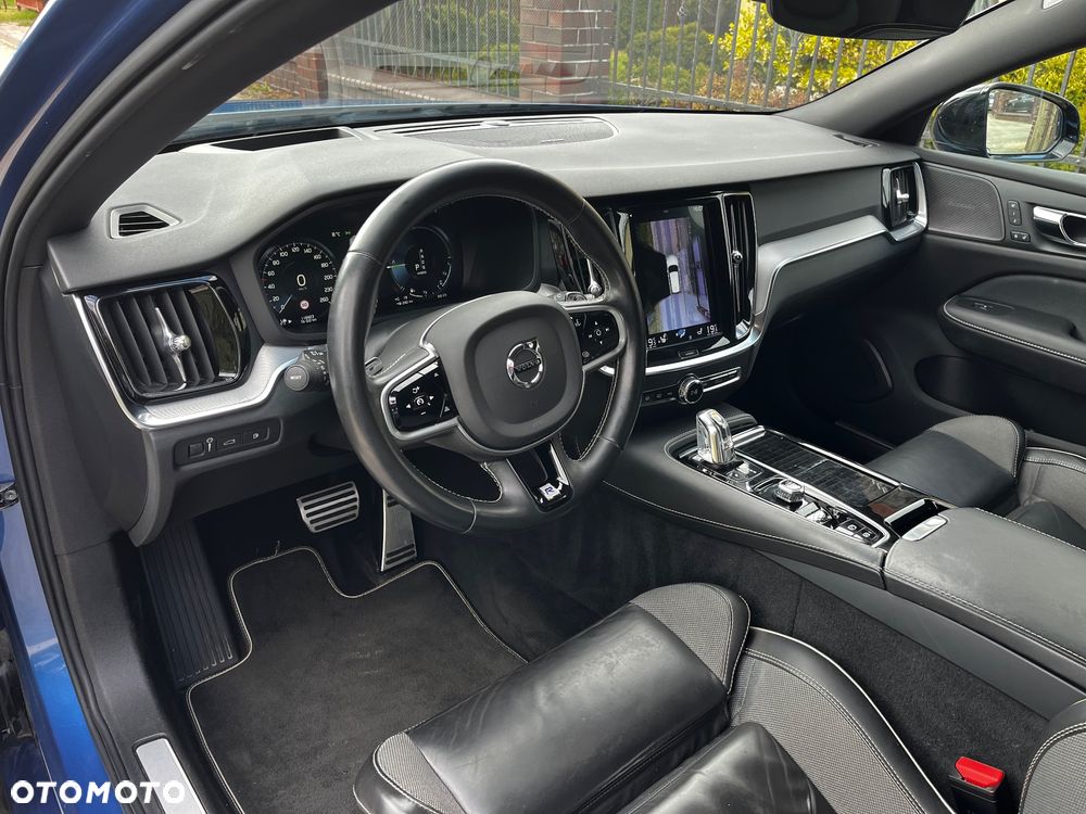 Volvo V60 T8 AWD Twin Engine Geartronic R-Design - 29