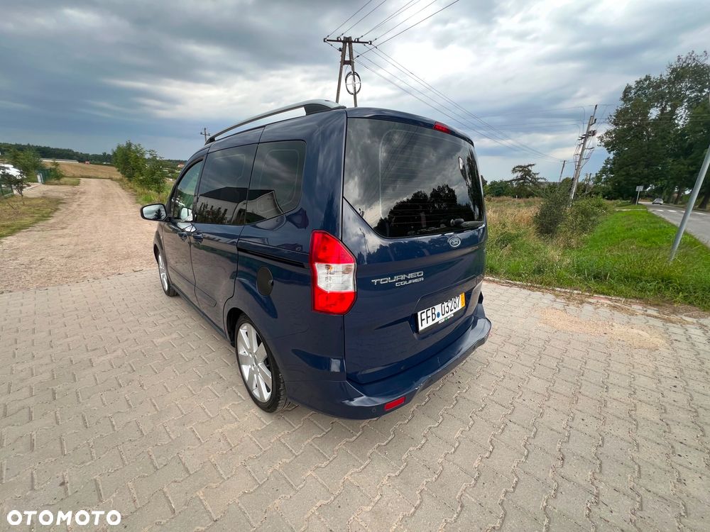 Ford Tourneo Courier - 23