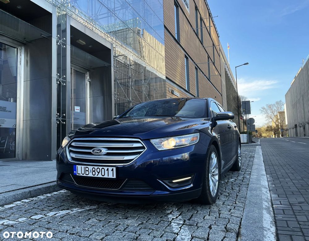 Ford Taurus - 4