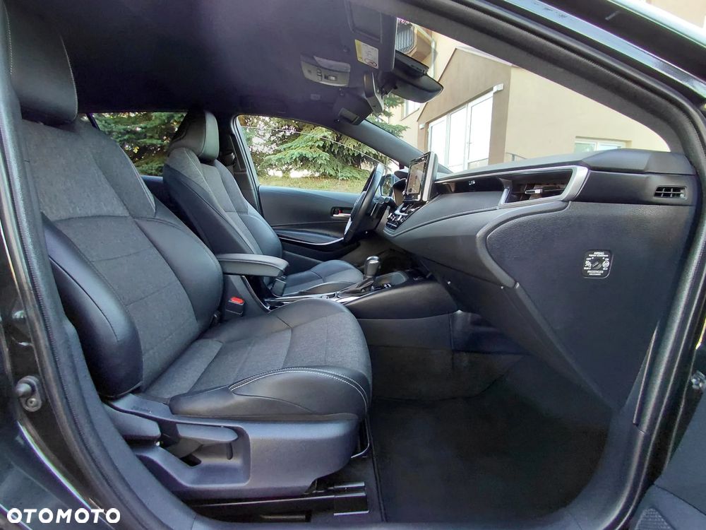 Toyota Corolla 2.0 Hybrid Executive - 21