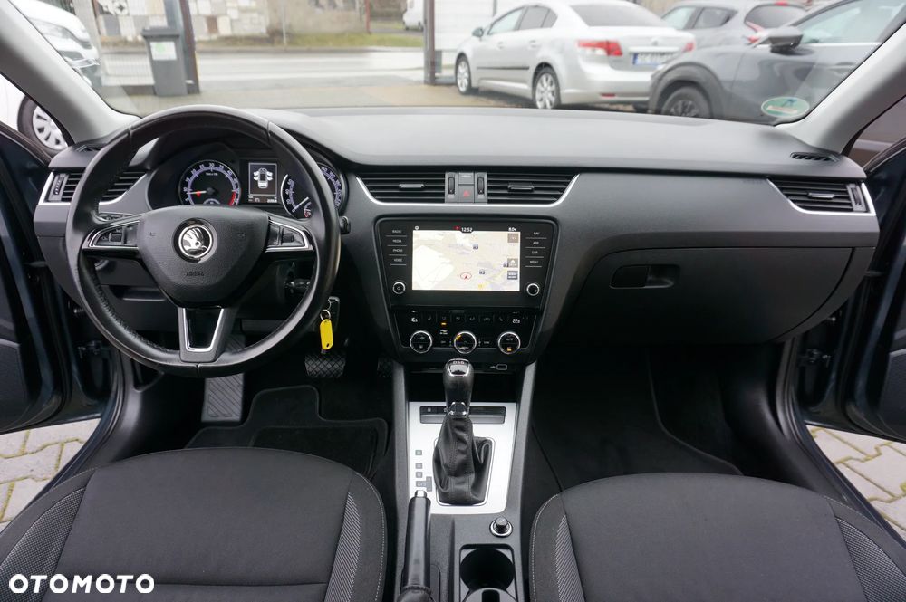 Skoda Octavia 2.0 TDI DSG Premium Edition - 32