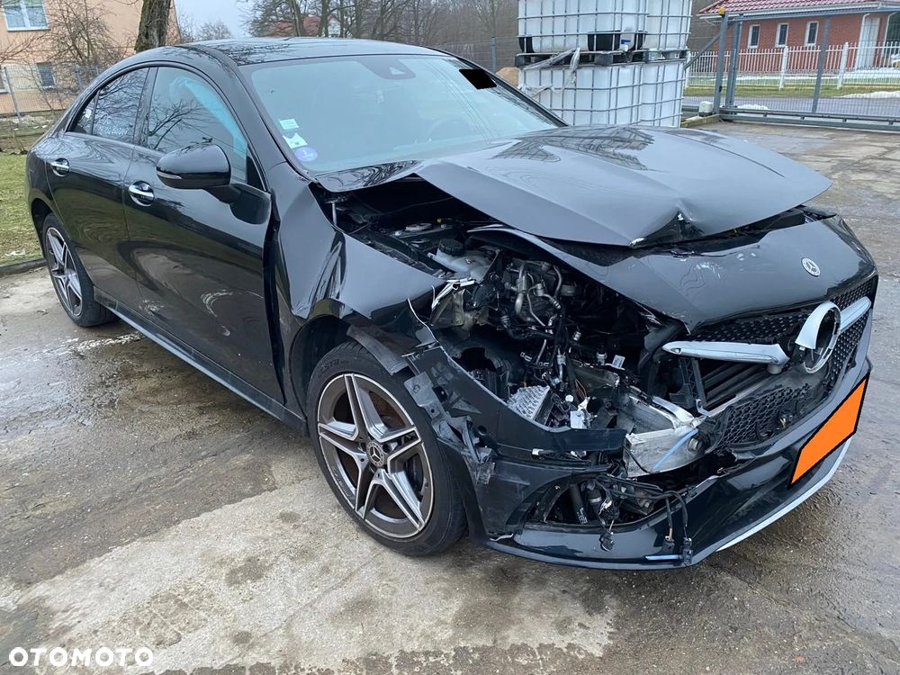 Mercedes-Benz CLA 250 e 8G-DCT AMG Line - 4