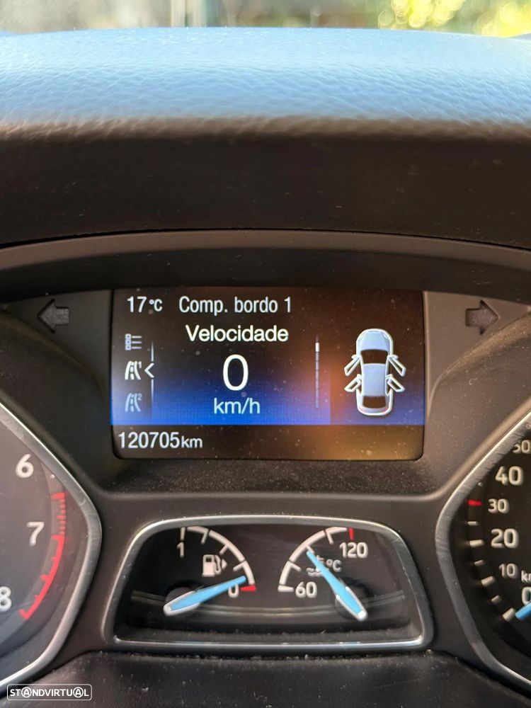 Ford Focus 1.0 EcoBoost 99g S&S Titanium - 27