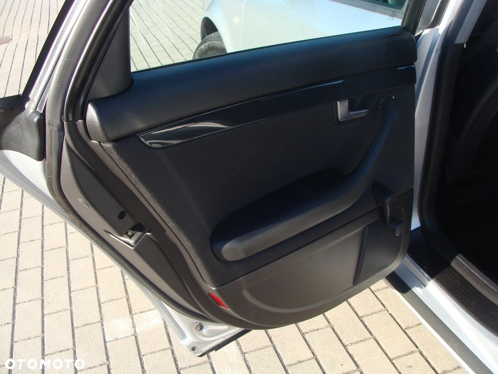 Audi A4 Avant - 15