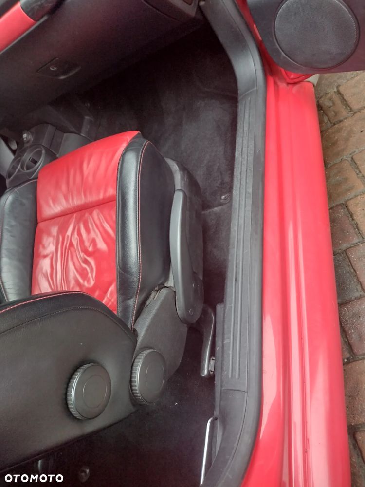Volkswagen New Beetle - 8