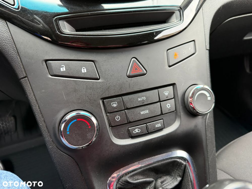 Chevrolet Orlando 2.0 LT - 26