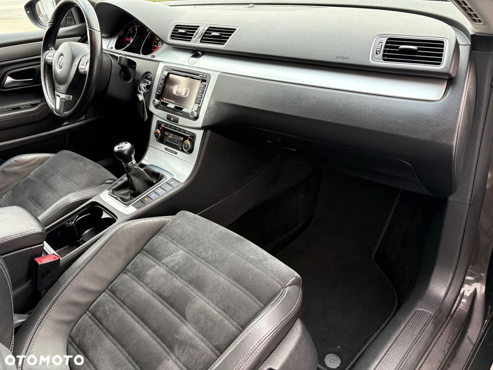 Volkswagen Passat CC - 25
