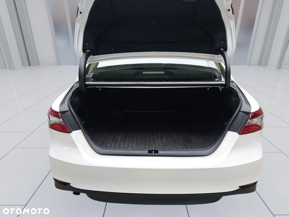 Toyota Camry 2.5 Hybrid Comfort CVT - 19