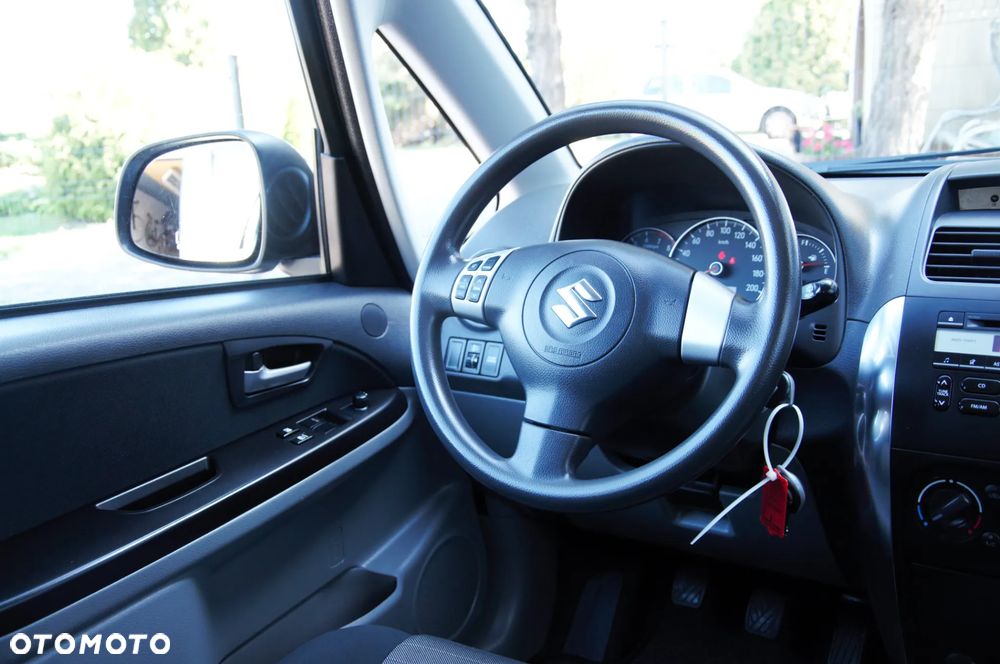 Suzuki SX4 1.5 Streetline 4x2 Classic - 31
