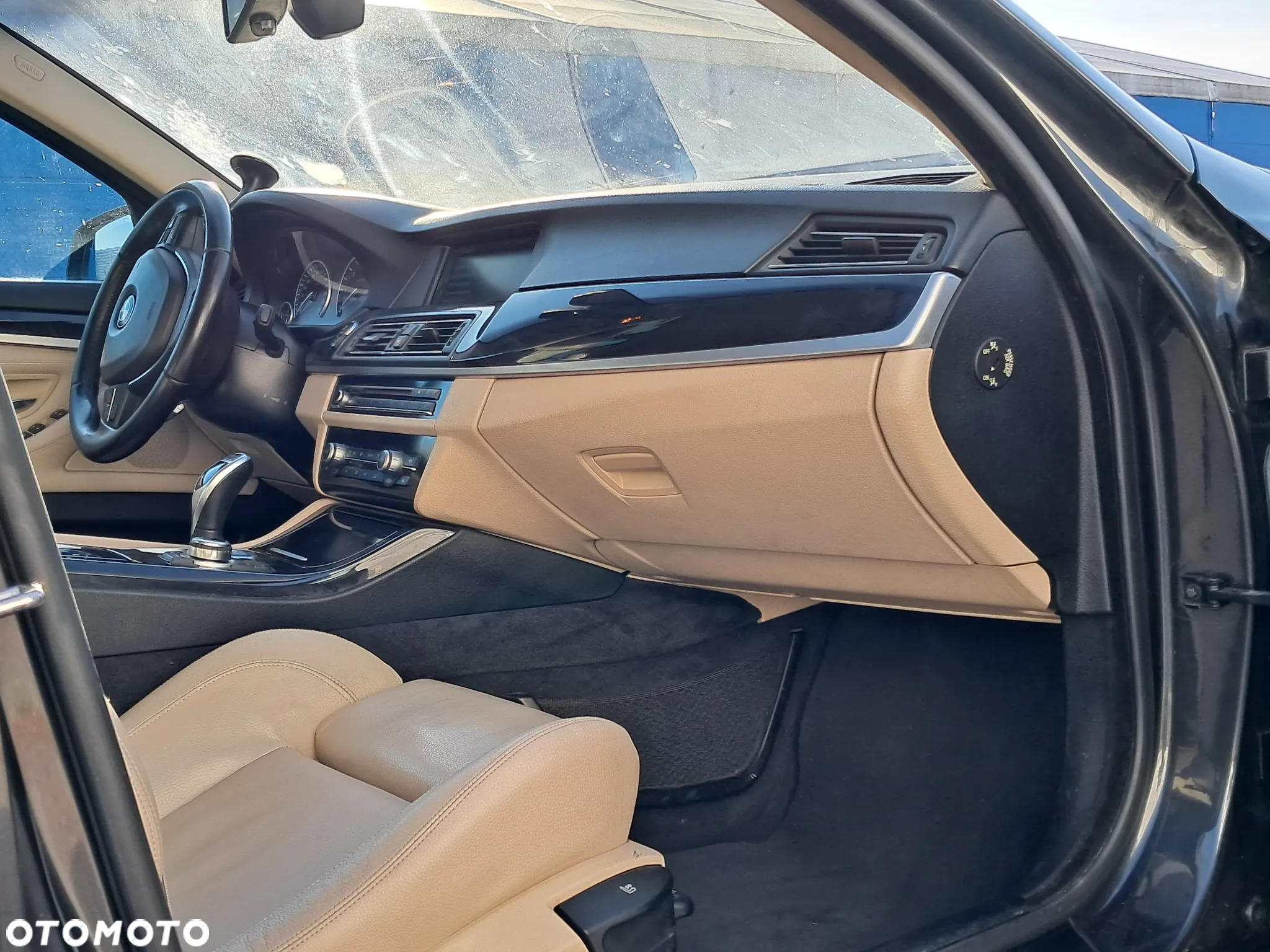 BMW Seria 5 525d xDrive - 8