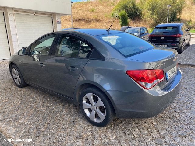 Chevrolet Cruze 1.6 LS - 9