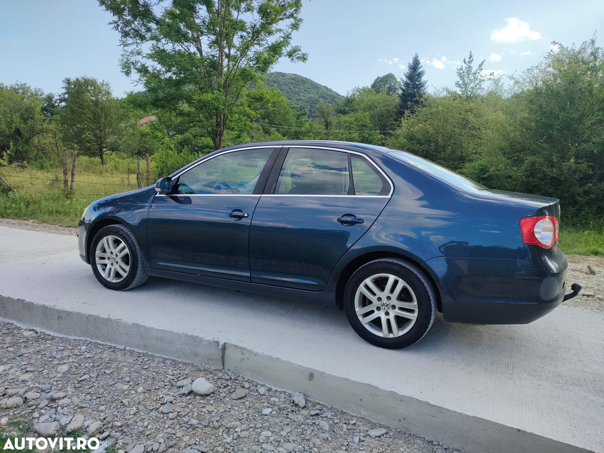 Volkswagen Jetta 1.9 TDI Comfortline - 3