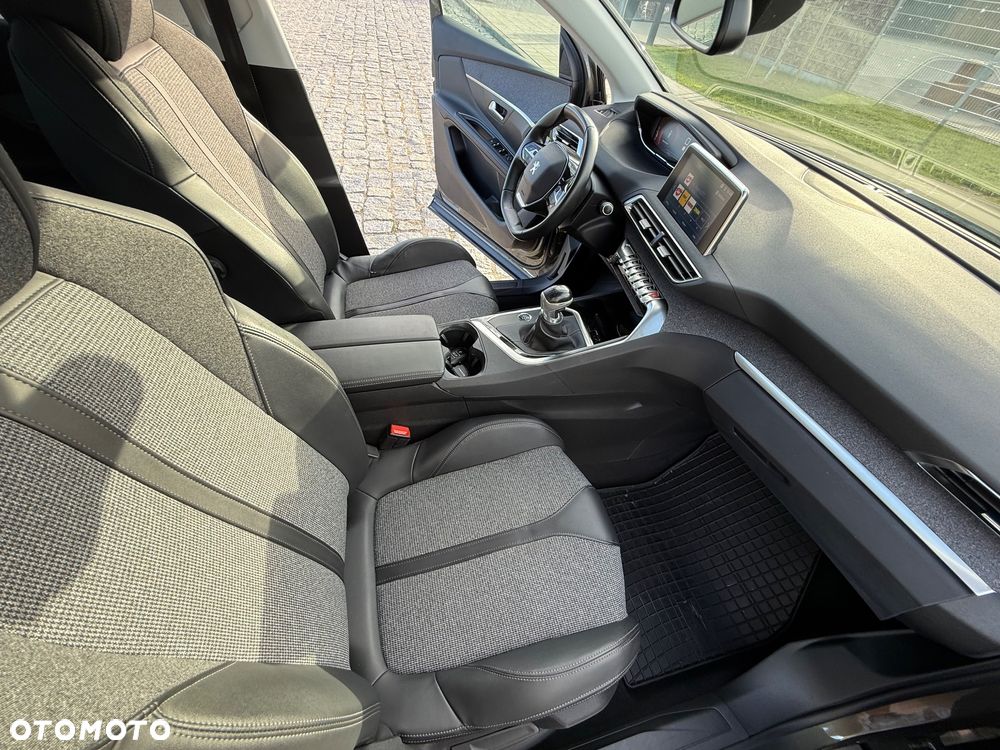 Peugeot 3008 1.5 BlueHDi Allure S&S - 19