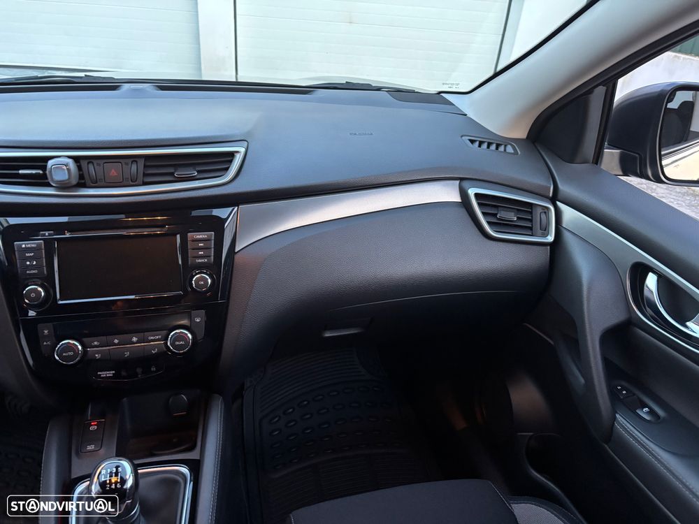 Nissan Qashqai 1.3 DIG-T N-Connecta J18 - 44