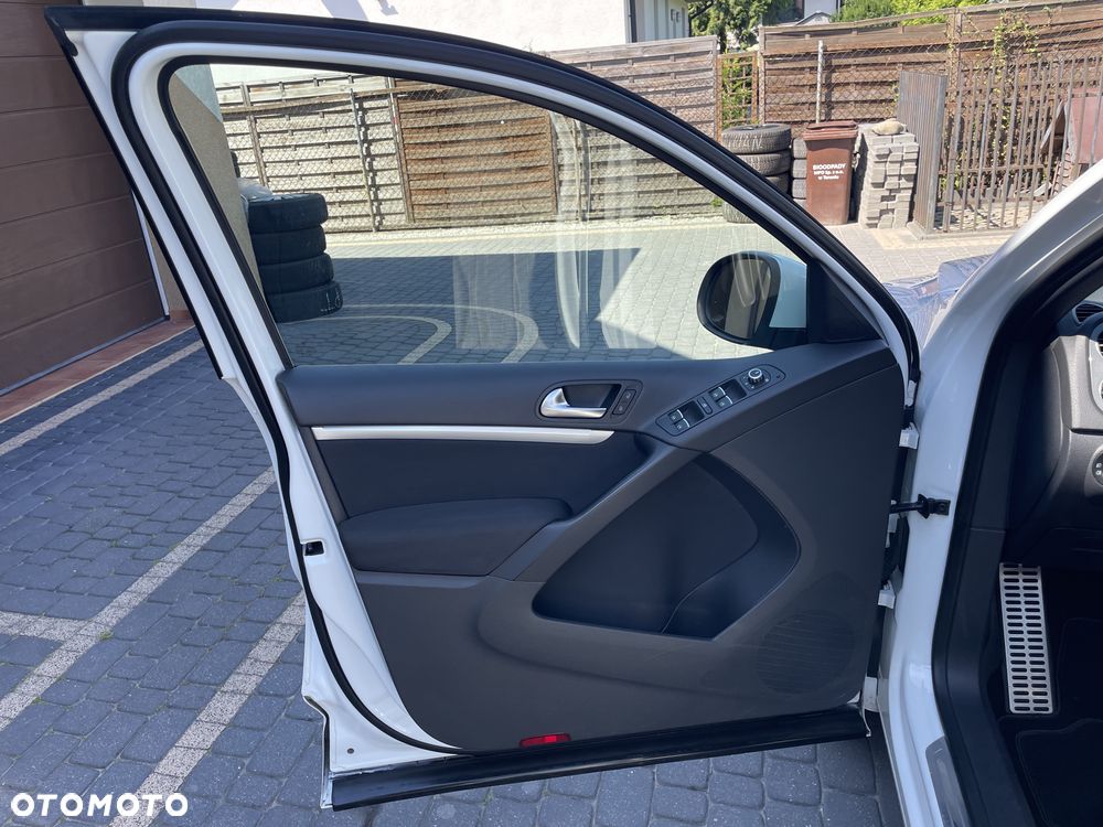 Volkswagen Tiguan 2.0 TDI DPF 4Motion BlueMotion Technology Sport & Style - 13