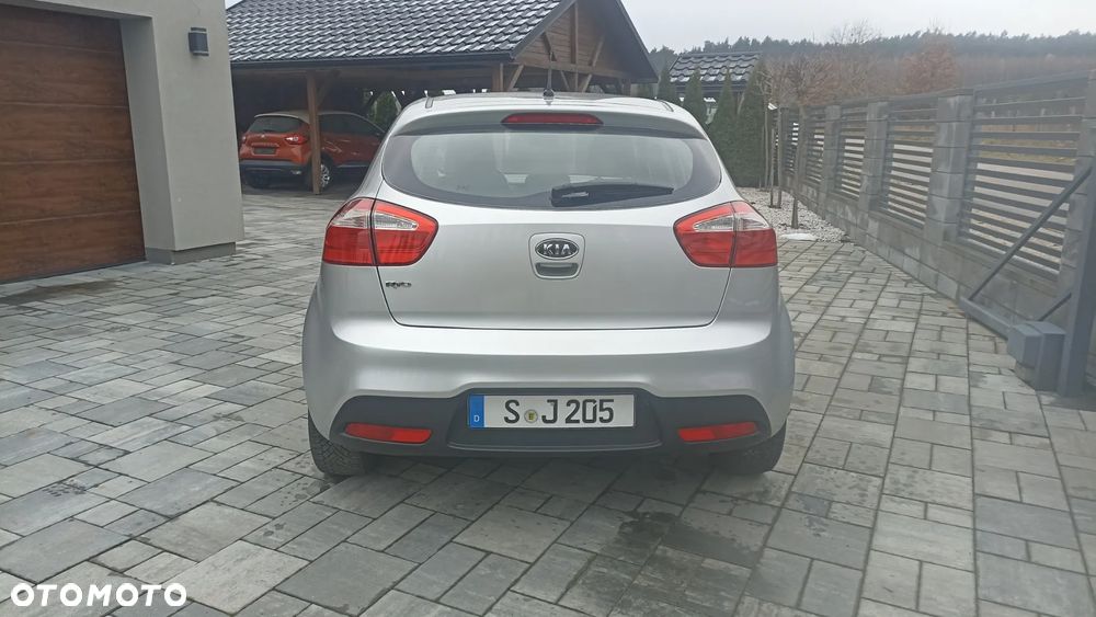 Kia Rio 1.4 Dream Team Edition - 12