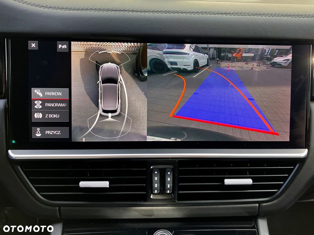 Porsche Cayenne - 28