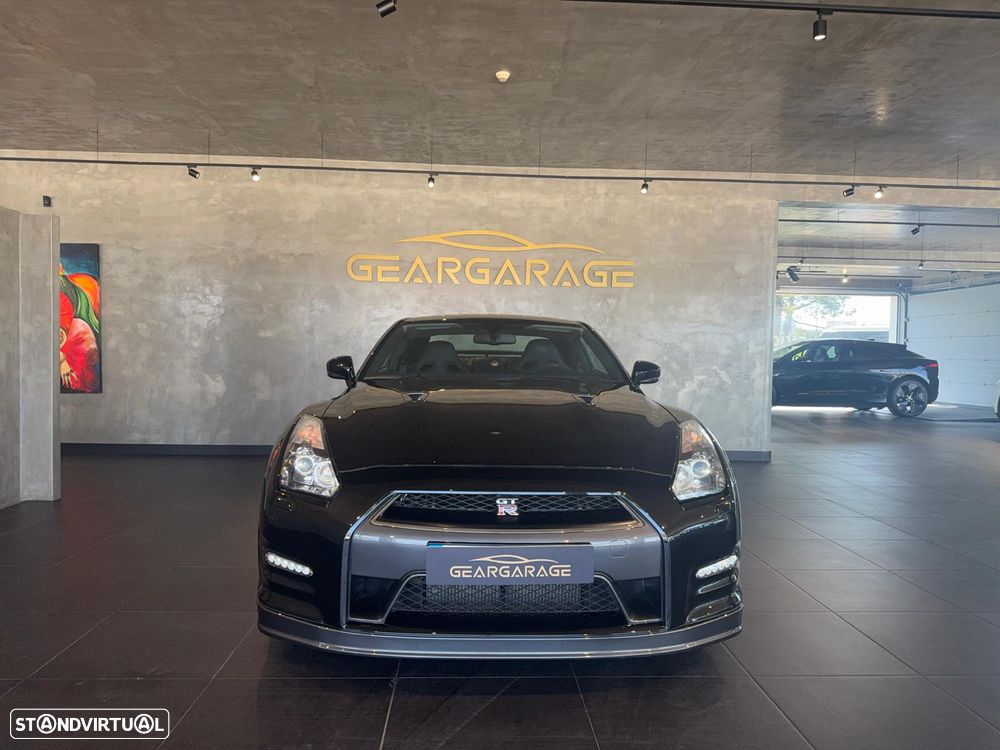 Nissan GT-R Premium Edition - 7