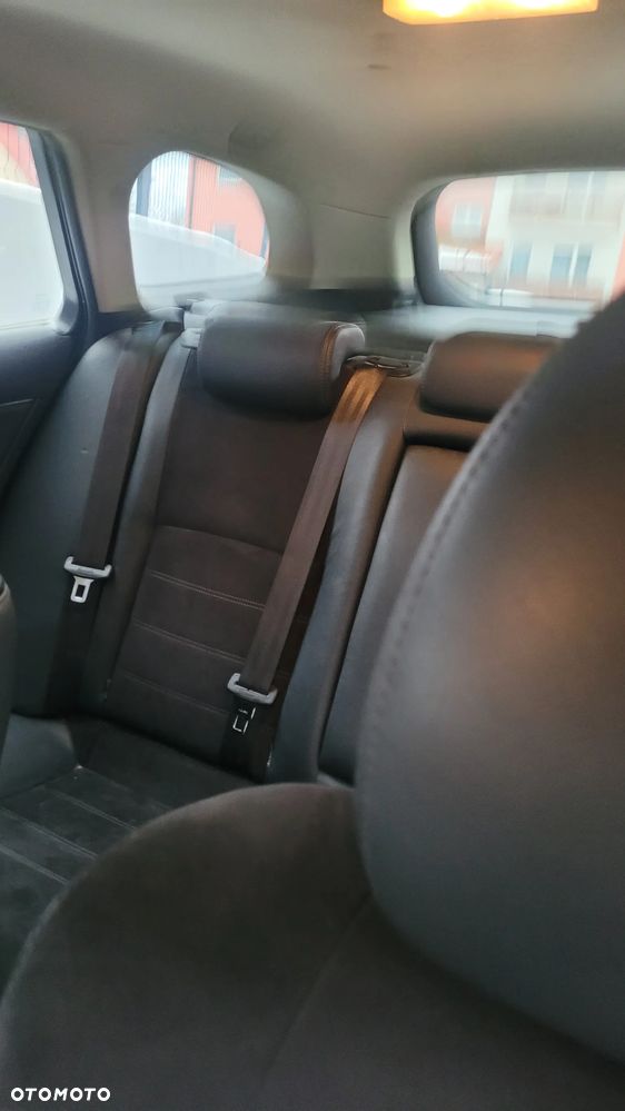 Toyota Avensis 2.0 D-4D Executive - 10