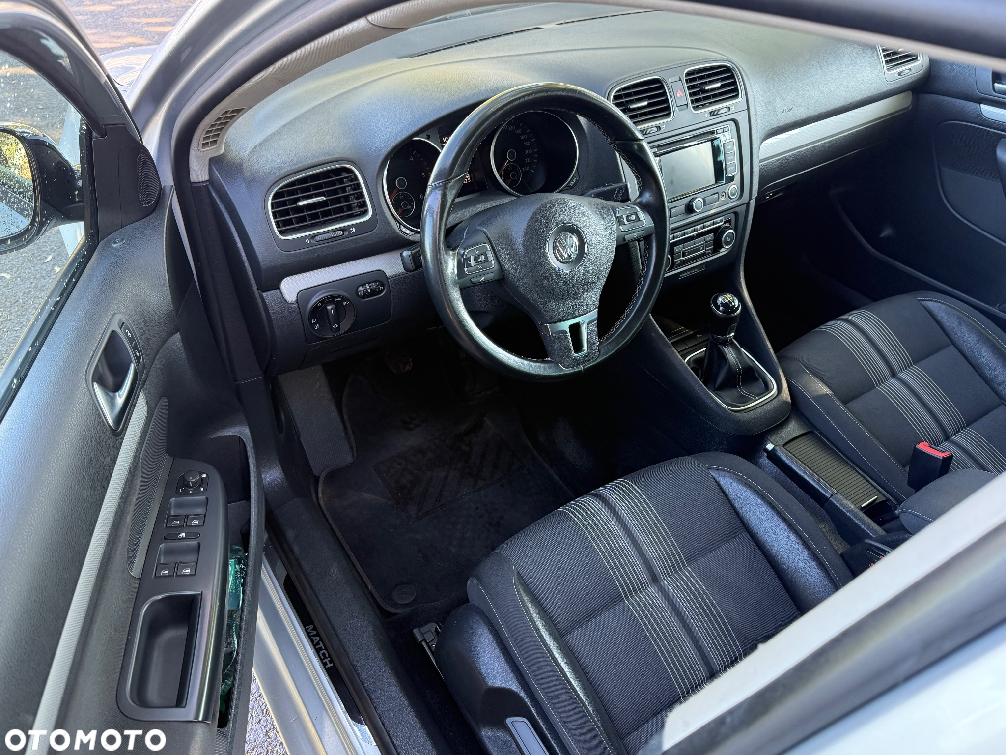 Volkswagen Golf - 10