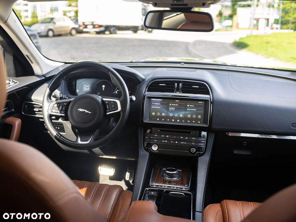Jaguar F-Pace 2.0 i4P AWD Prestige - 18