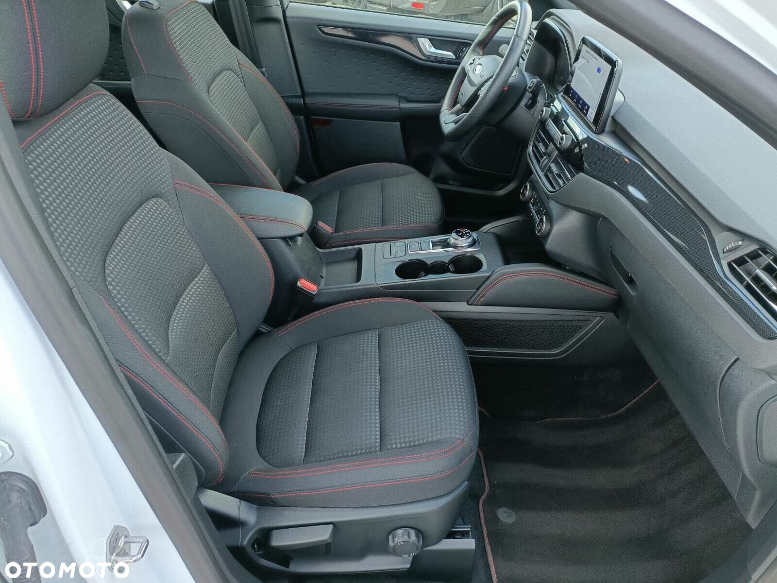Ford Kuga - 12