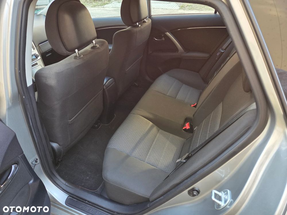 Toyota Avensis 1.8 Executive - 20