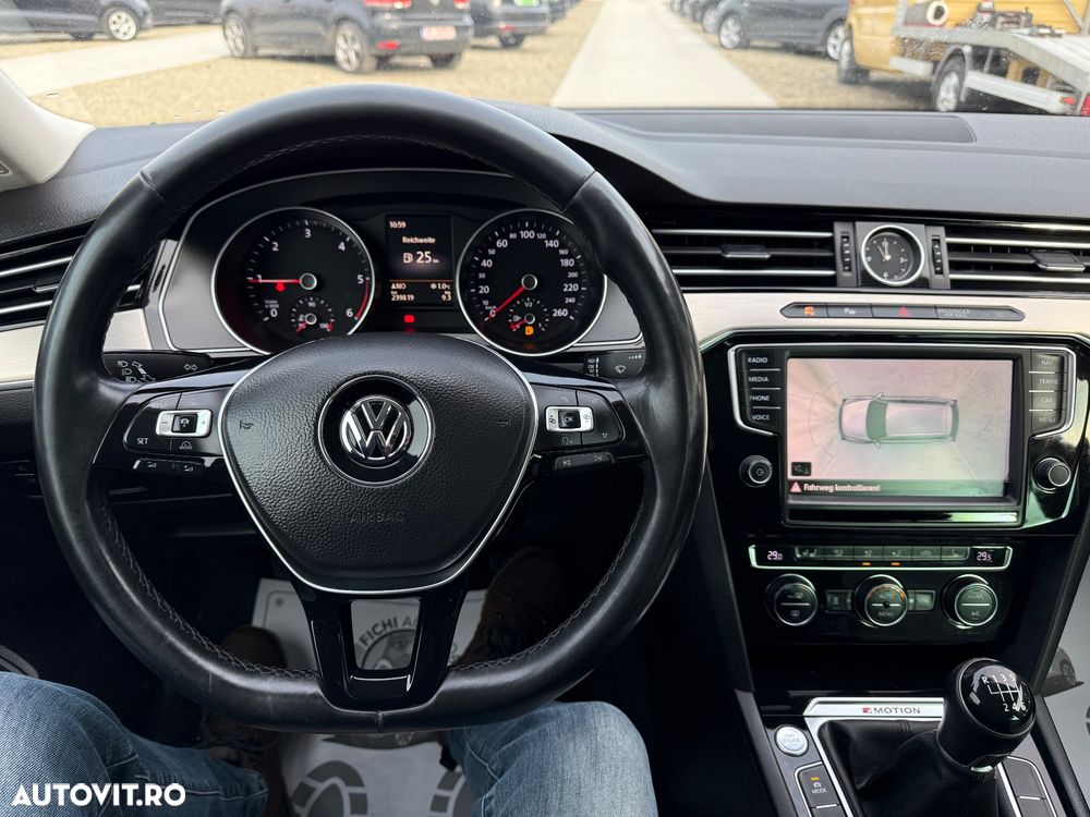Volkswagen Passat 2.0 TDI SCR (BlueMotion Technology) 4Motion Highline - 19